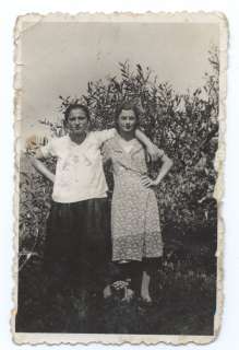 134 Sneff Mária szül. 1922 és Koszorú Margit kb. 1940.jpg